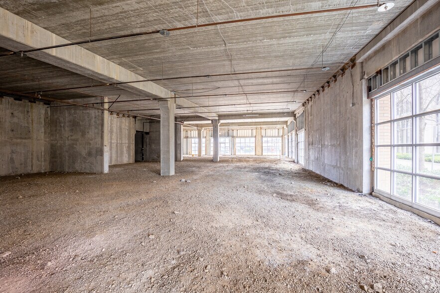 More Photos Of 12655 SW Millikan Way, Beaverton Parking Garage For Lease