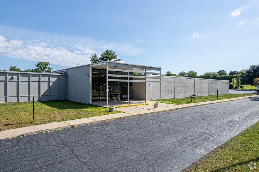 More Photos Of 53 Manning Rd, Enfield Warehouse For Lease