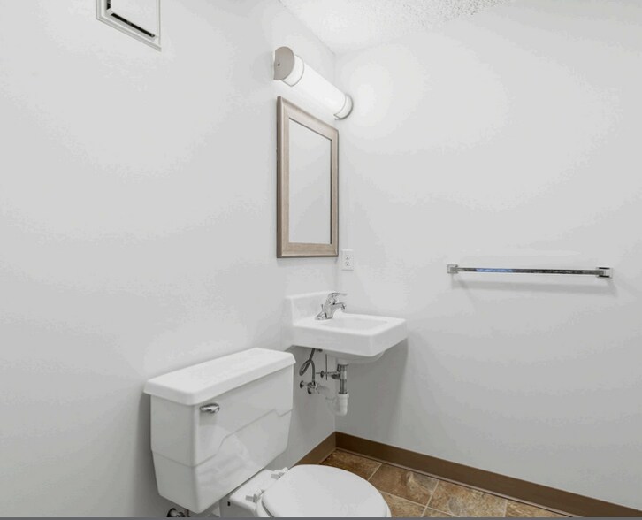 More Photos Of 300 E Collins Dr, Casper Apartments For Sale