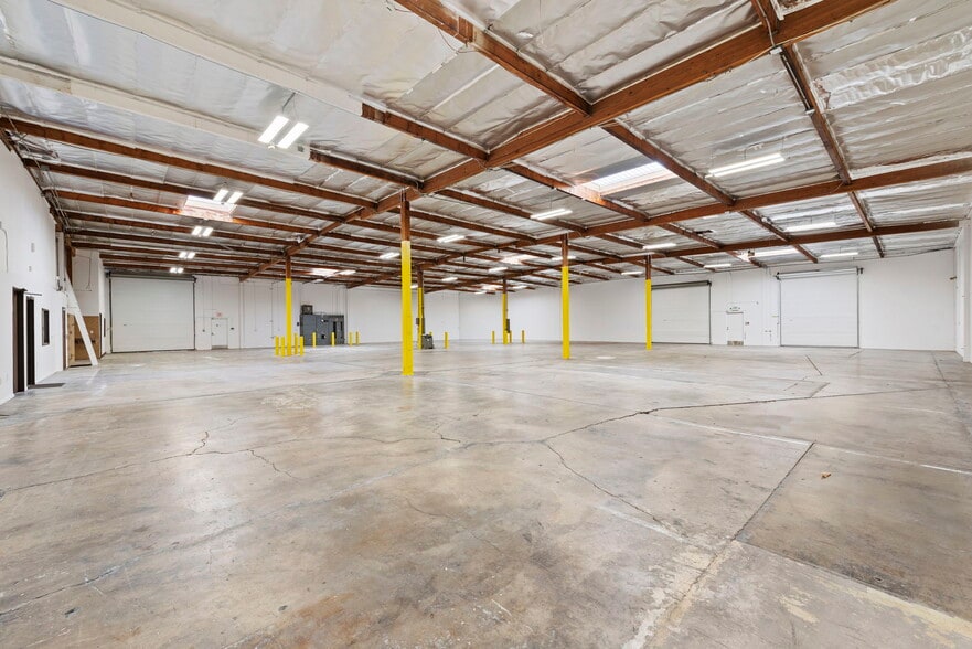 More Photos Of 2602 Halladay St, Santa Ana Warehouse For Sale