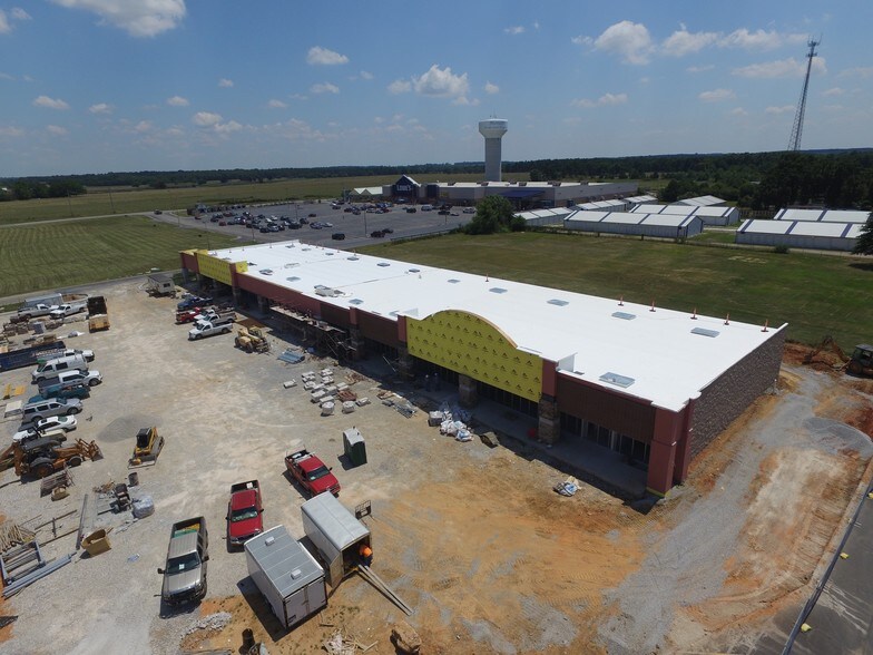 More Photos Of 903 E US Highway 60, Monett Storefront For Lease