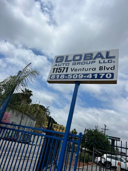 More Photos Of 11571 Ventura Blvd, Studio City Land For Lease