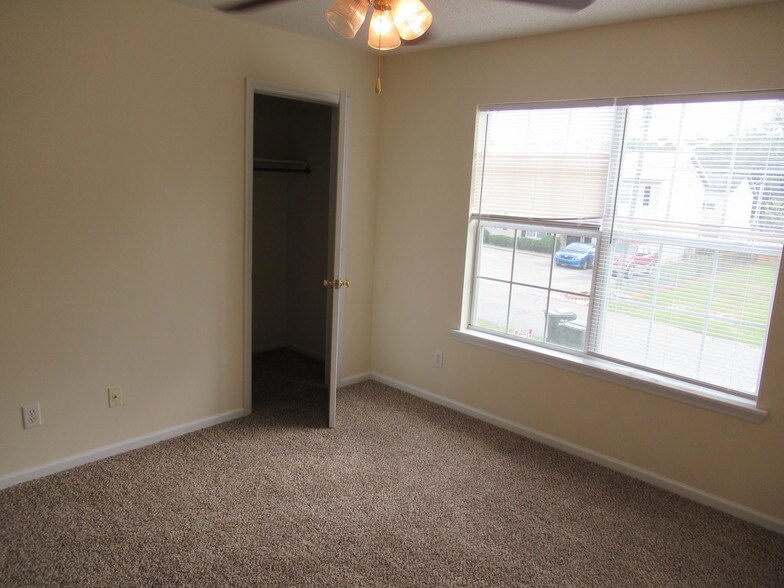 More Photos Of 1533 Woodard St, Valdosta Apartments For Sale