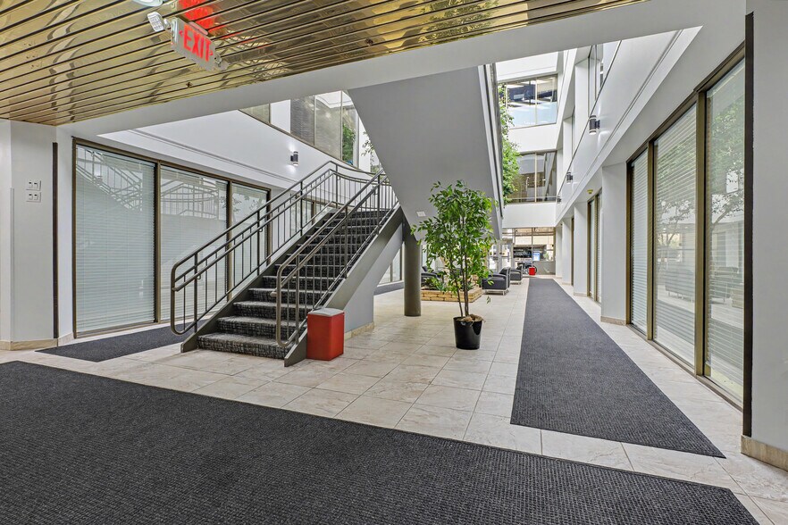 More Photos Of 835 Mason St, Dearborn Office For Lease