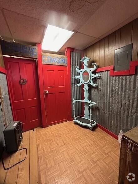 More Photos Of 107 N Kent St, Gorman Storefront Retail Residential For Sale