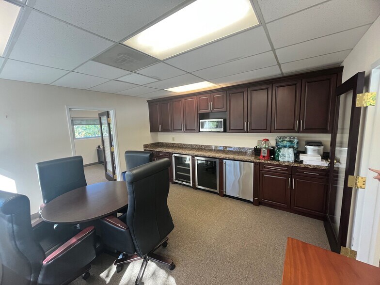 More Photos Of 501 SE 12th St, Fort Lauderdale Office For Sale