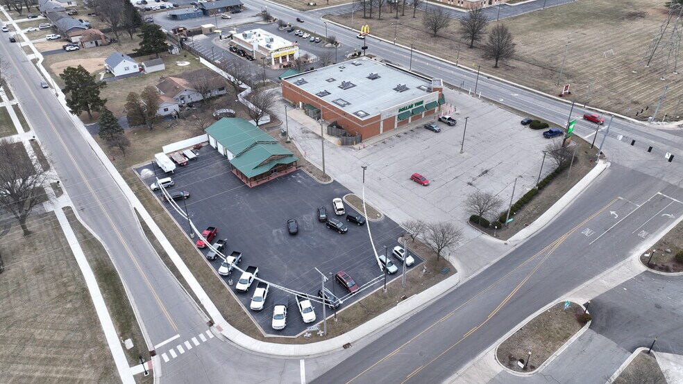 More Photos Of 115 N 6th St, Monticello General Retail For Lease