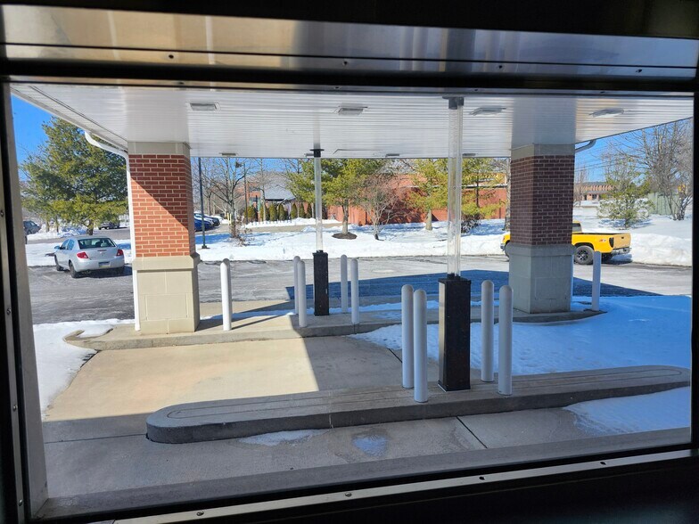 More Photos Of 1600 Sumneytown Pike, Lansdale Bank For Lease