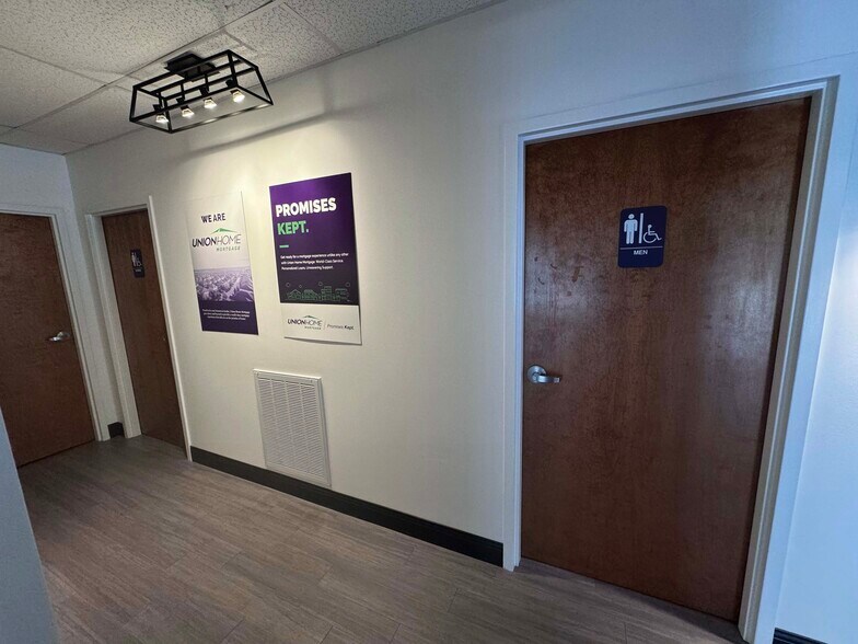 More Photos Of 10 Accountants Cir, Seneca Coworking Space