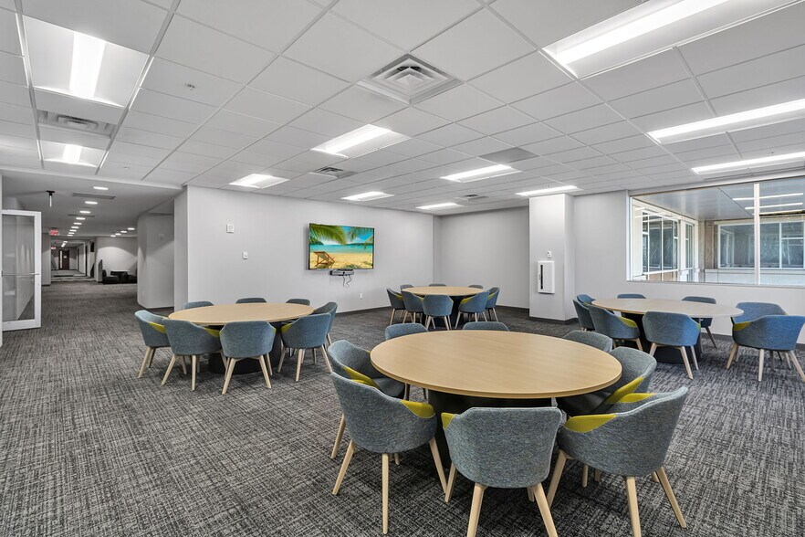 More Photos Of 257 W Genesee St, Buffalo Office For Lease