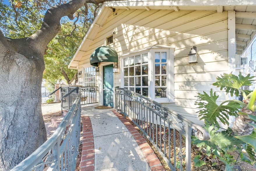 More Photos Of 41955 Main St, Temecula Freestanding For Sale