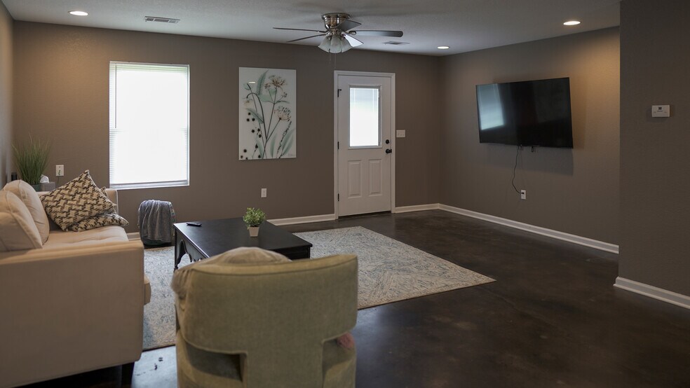 More Photos Of 2500 Ridgeland Cir, Pocahontas Apartments For Sale
