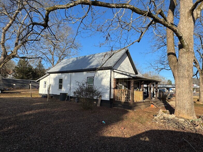 More Photos Of 8665 Maysville Rd, Maysville Self Storage For Sale