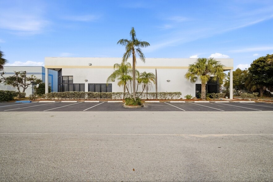More Photos Of 2891 NW 22nd Ter, Pompano Beach Warehouse For Lease