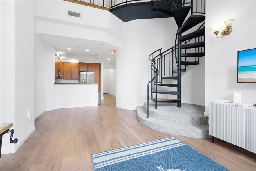 More Photos Of 801 S Olive Ave, West Palm Beach Apartments For Lease