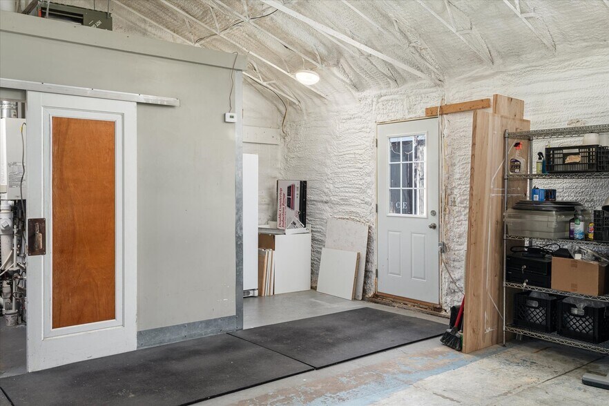 More Photos Of 703 Railroad Ave, Viroqua Office For Sale