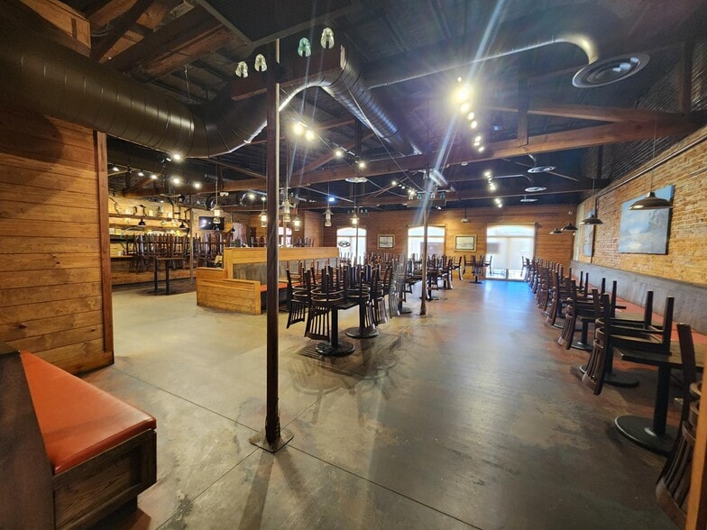 More Photos Of 122 Main St, Thomson General Retail For Sale