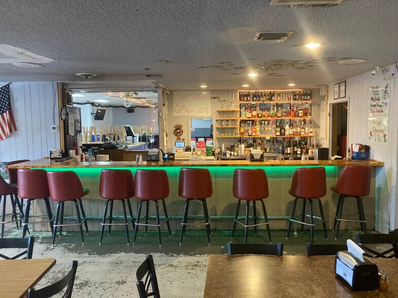 More Photos Of 210 4th St, Burlington Sports And Entertainment For Sale