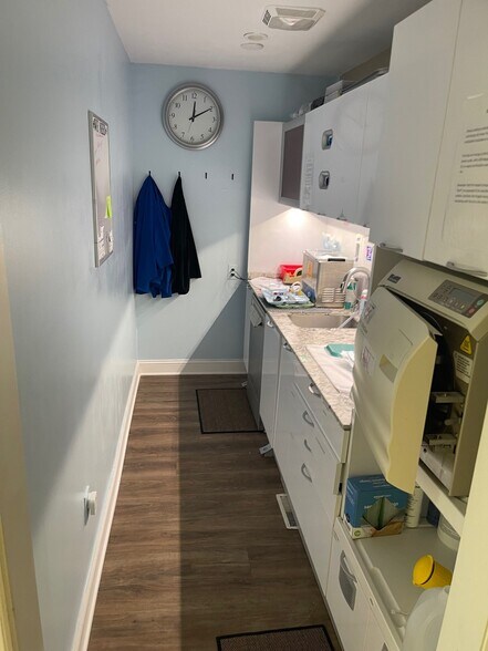 More Photos Of 15 21st Ave, Isle Of Palms Loft Creative Space For Sale