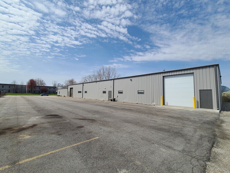 More Photos Of 7007 Trafalgar St, Fort Wayne Light Manufacturing For Sale