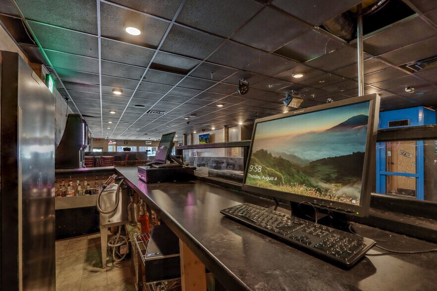 More Photos Of 631 S Broadway St, Menomonie Bar For Sale