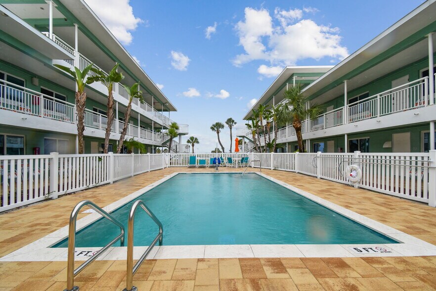 More Photos Of 11730 Gulf Blvd, Treasure Island Apartments For Sale