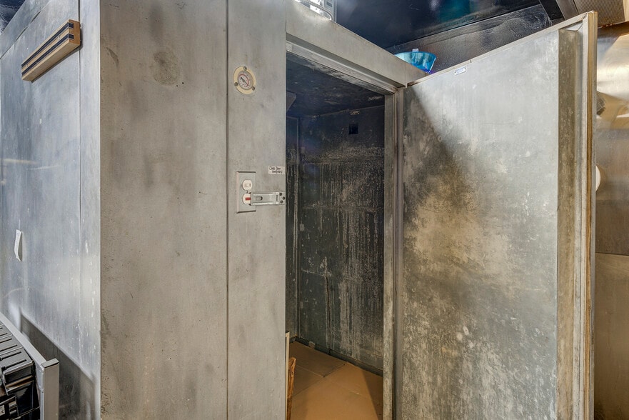 More Photos Of 215 E Main St, Johnson City Storefront For Sale