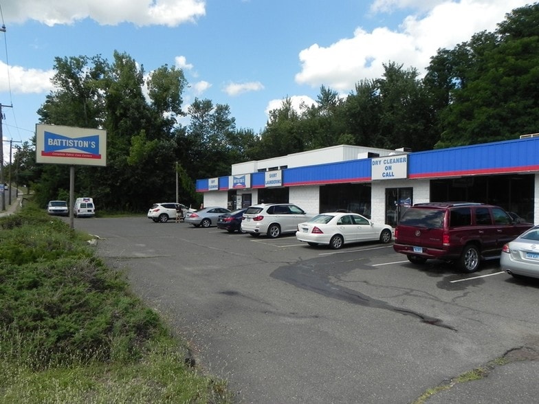 More Photos Of 441 Middle Tpke W, Manchester Freestanding For Sale