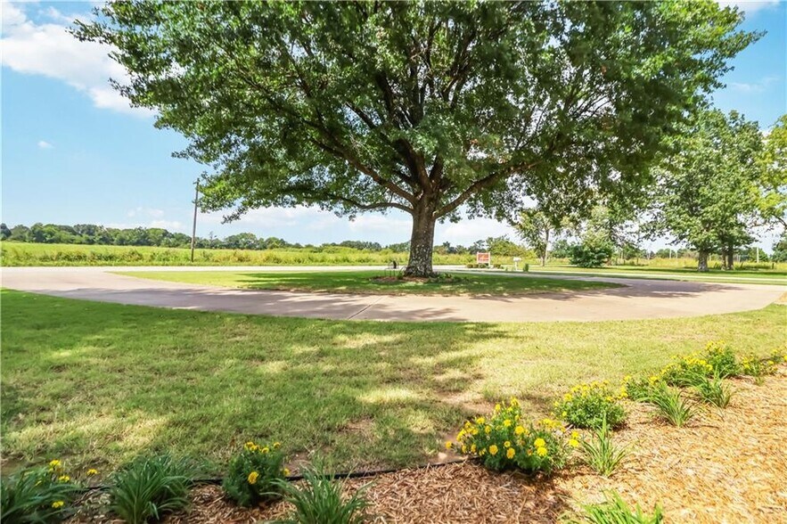 More Photos Of 5039 Primrose Rd, Springdale Specialty For Sale