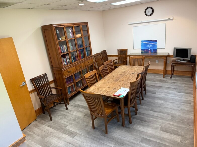 More Photos Of 1938 Charlie Hall Blvd, Charleston Medical For Sale