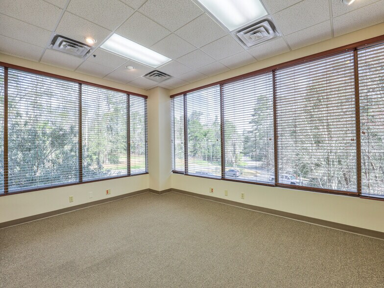 More Photos Of 2252 Killearn Center Blvd, Tallahassee Office For Lease