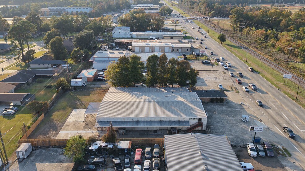 More Photos Of 9170 S Choctaw Dr, Baton Rouge Warehouse For Lease