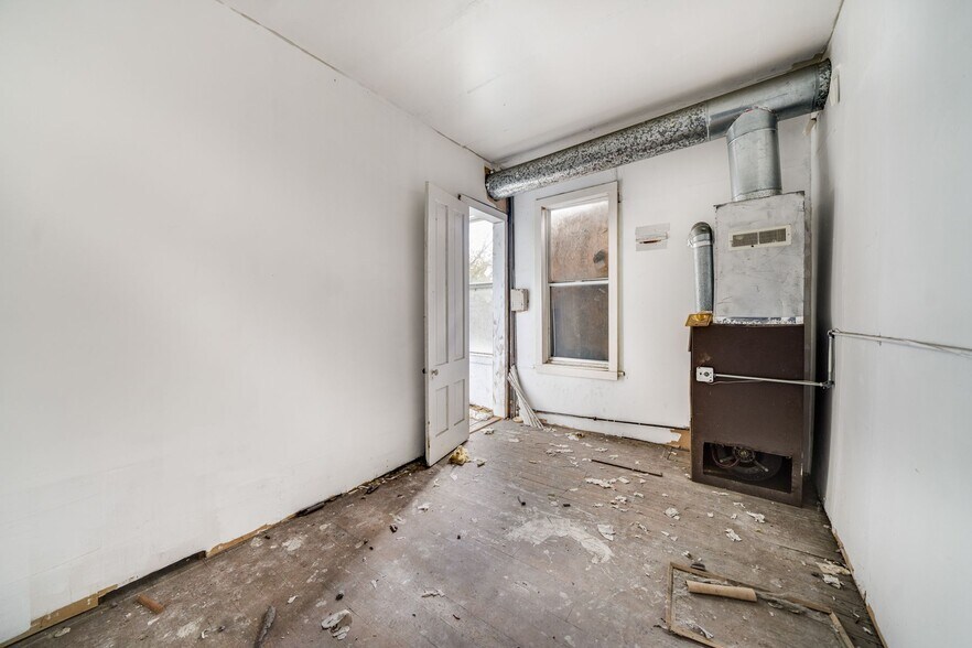 More Photos Of 1039 Dixie Hwy, Louisville Flex For Sale
