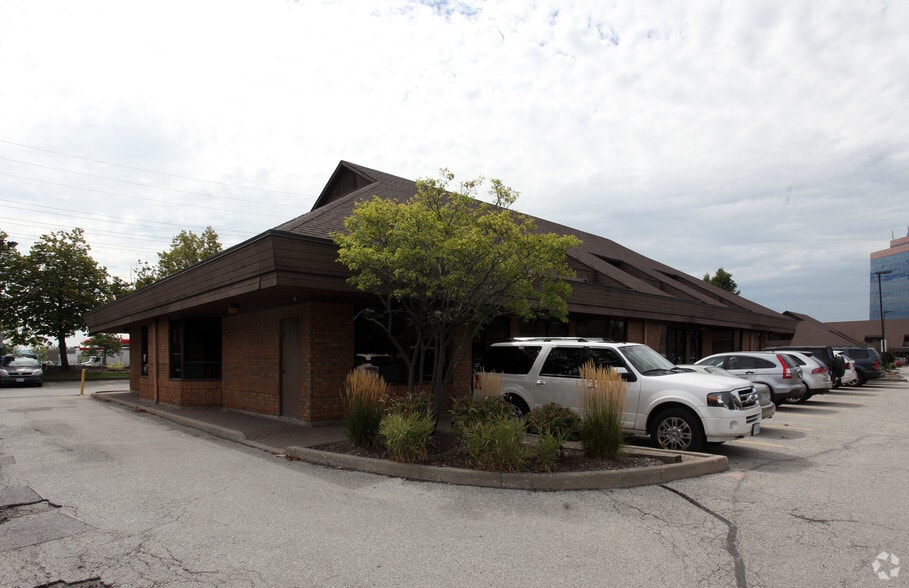 More Photos Of 5 Director Ct, Vaughan Unknown For Lease