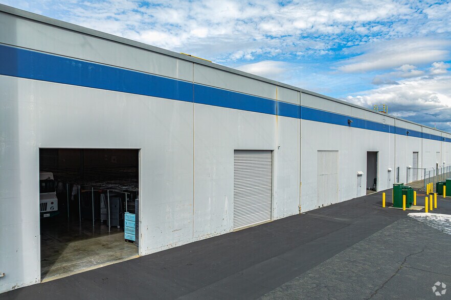 More Photos Of 1720 N Market Blvd, Sacramento Warehouse For Lease