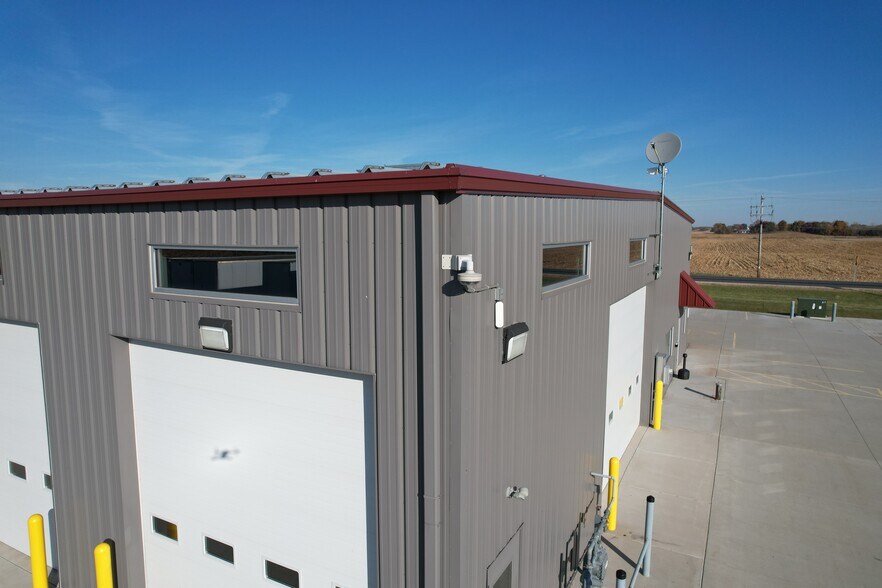 More Photos Of N643 Boulder Rd, Watertown Distribution For Sale