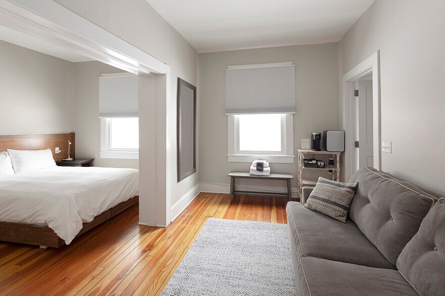 More Photos Of 615 Laurel St, Lee Hospitality For Sale