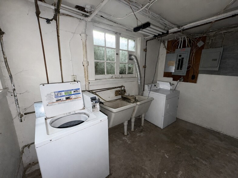 More Photos Of 147 Parkdale Ter, Rochester Apartments For Sale