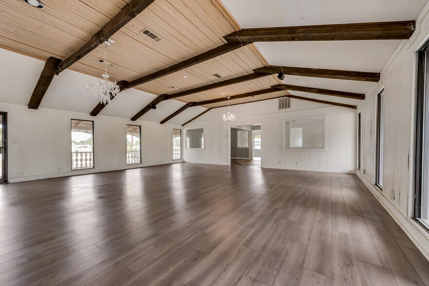 More Photos Of 1501 N Trade Days Blvd, Canton Storefront Retail Office For Sale