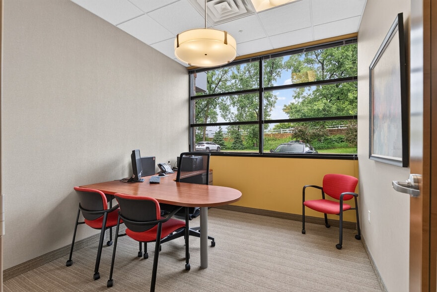 More Photos Of 9605 Schmidt Lake Rd, Plymouth Office Residential For Lease