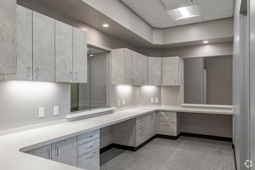 More Photos Of 1180 Seton Pky, Kyle Medical For Lease