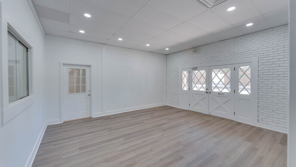 More Photos Of 615 N Main St, Moultrie Flex For Sale