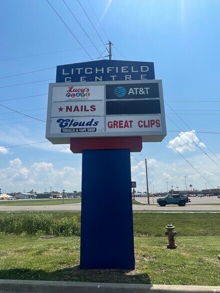 More Photos Of 1203 W Ferdon St, Litchfield Storefront For Lease