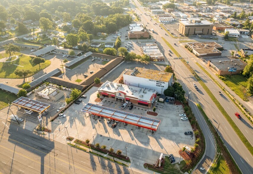 More Photos Of 1100 Summit Ave, Greensboro Service Station For Sale