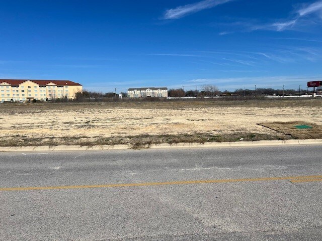 Primary Photo Of 301 Lowes Blvd, Killeen Land For Sale