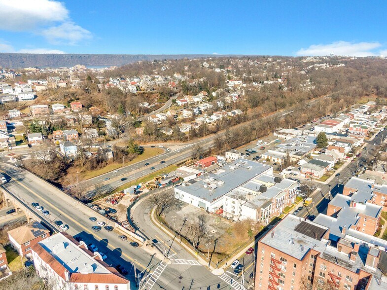 More Photos Of 16 Harrison Ave, Yonkers Warehouse For Lease