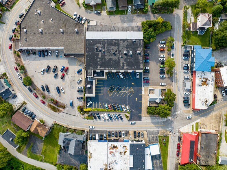 More Photos Of 1005-1011 Bridge Rd, Charleston Storefront Retail Office For Sale