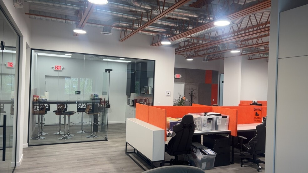 More Photos Of 171 Railroad Dr, Warminster Manufacturing For Sale