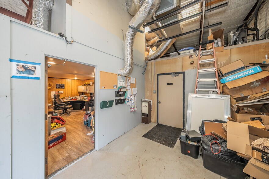 More Photos Of 424 S Bryan Belt Line Rd, Mesquite Showroom For Sale