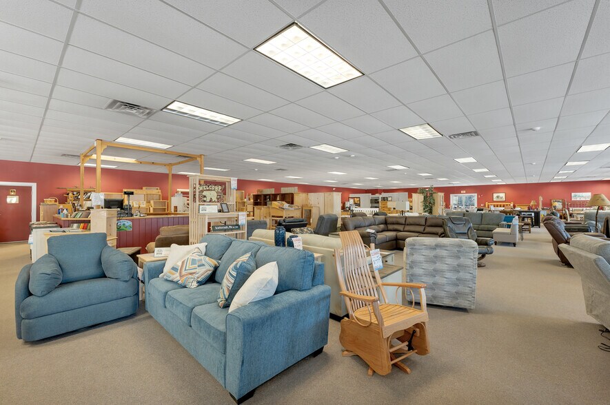 More Photos Of 1210 White Mountain Hwy, Ossipee Freestanding For Sale